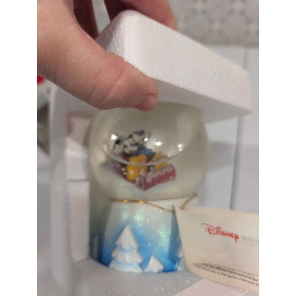 Disney Mickey Minnie Mouse‎ 2006 Christmas Snow Globe with Box